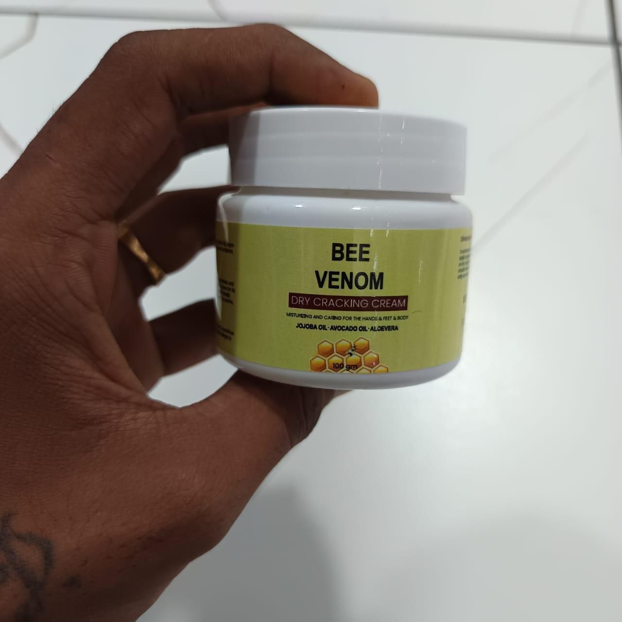 Bee Venom Dry Cracking Cream 100 gm Pack of 1